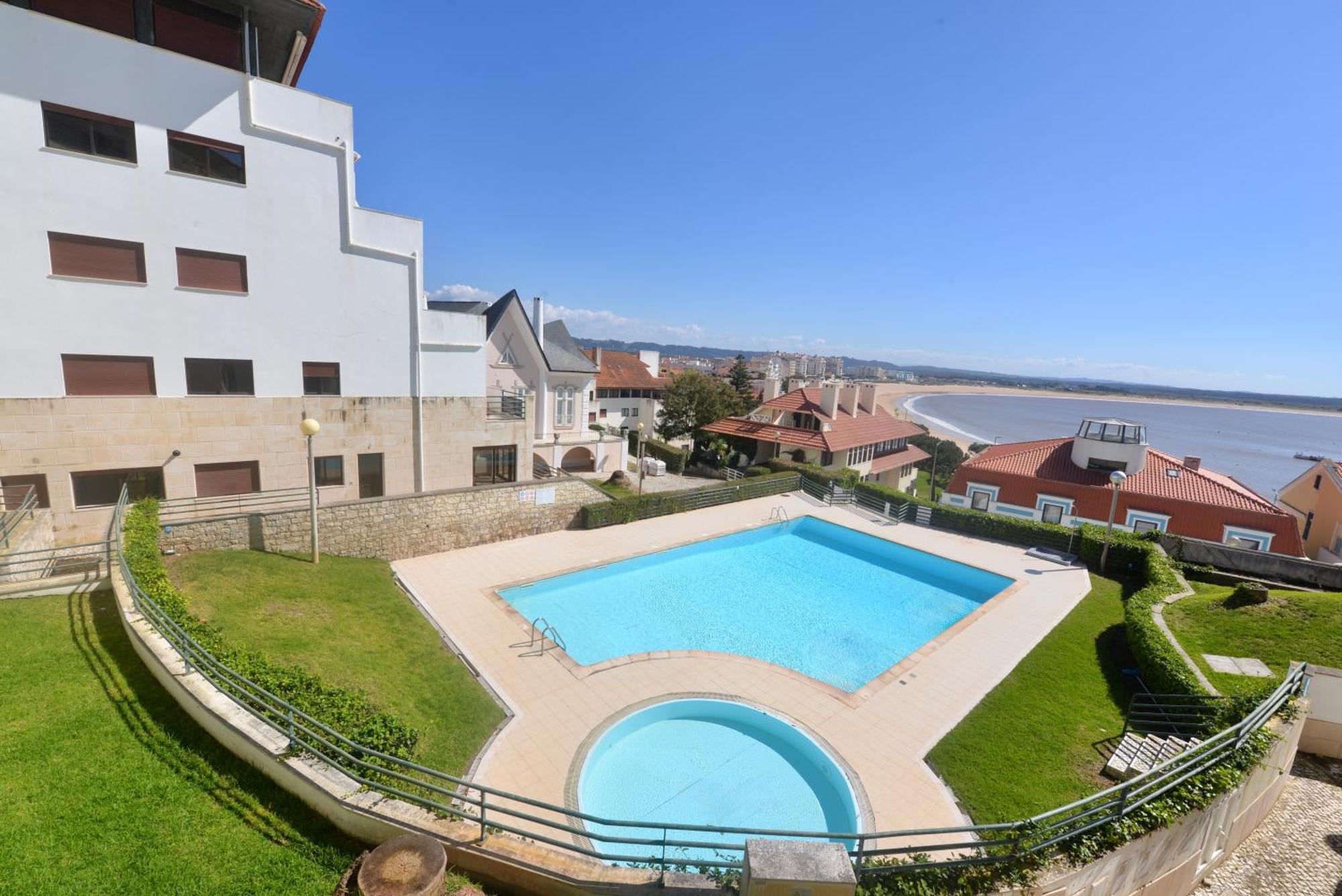 Bay São Martinho do Porto Exterior foto