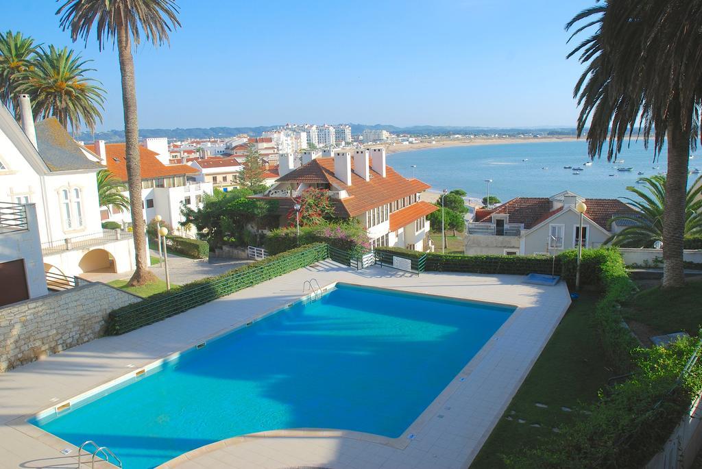 Bay São Martinho do Porto Exterior foto